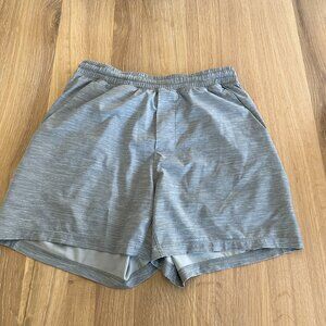 Lululemon Men's Pace Breaker Linerless Short 5" Size M in Grey